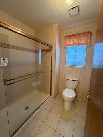 362 Garden Circle Dr, Manteca, CA 95336