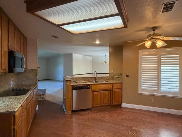 362 Garden Circle Dr, Manteca, CA 95336