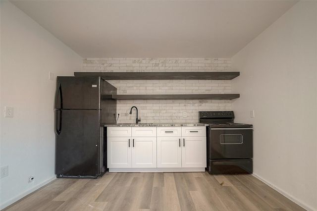 3320 Hays Street B, Pasadena, TX 77503