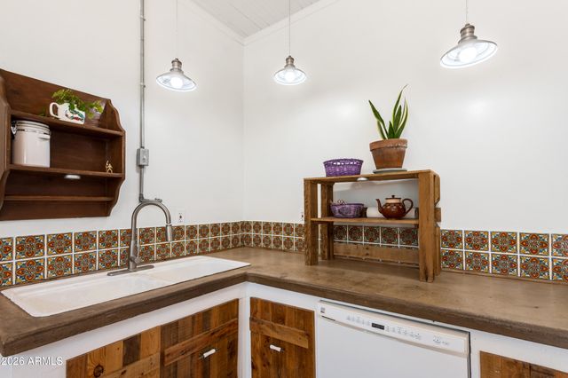 425 Garden Avenue, Bisbee, AZ 85603