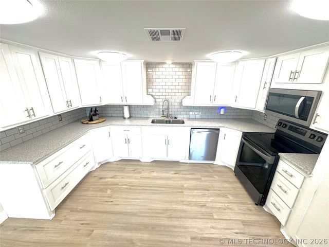 421301 E 1183 Road, Eufaula, OK 74432