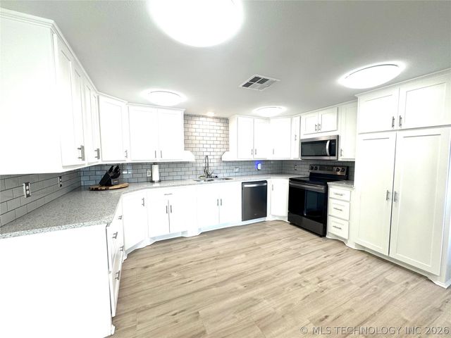 421301 E 1183 Road, Eufaula, OK 74432