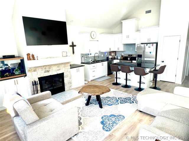 421301 E 1183 Road, Eufaula, OK 74432