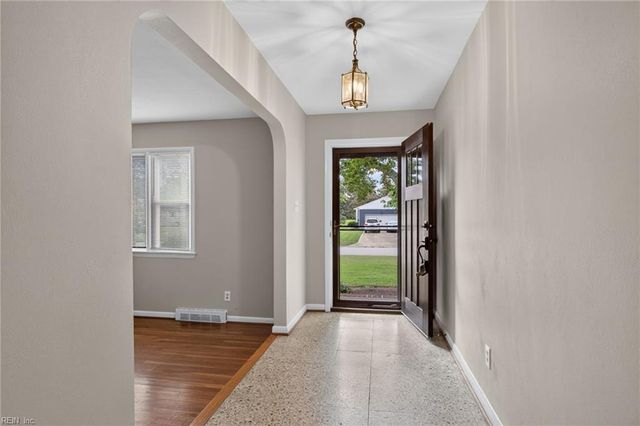 2436 Hood DR, Virginia Beach, VA 23454