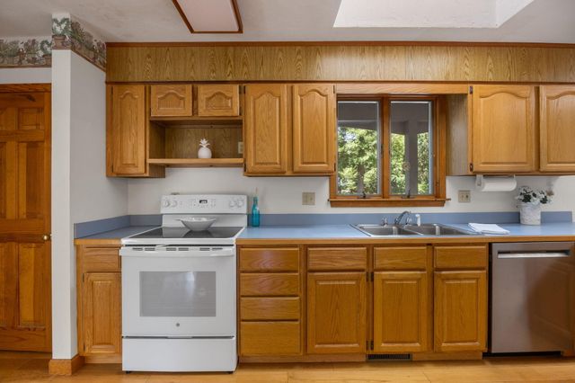 204 Timber Lane, Marstons Mills, MA 02648