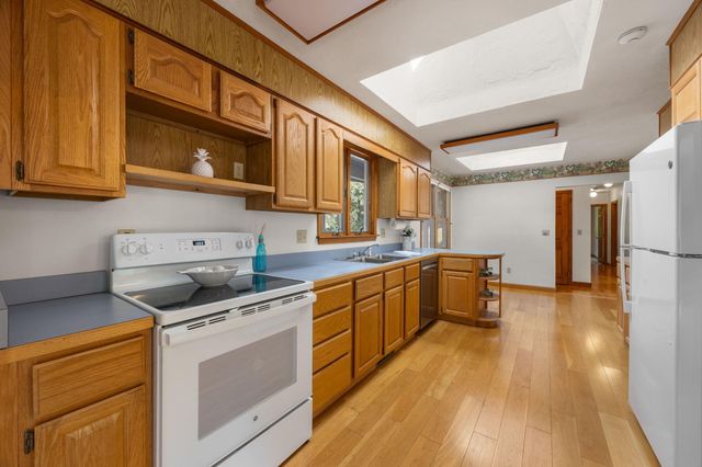 204 Timber Lane, Marstons Mills, MA 02648