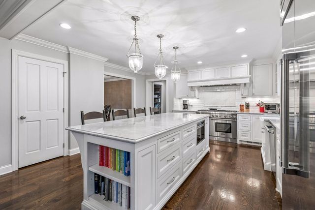 6533 Navaho Trail, Edina, MN 55439