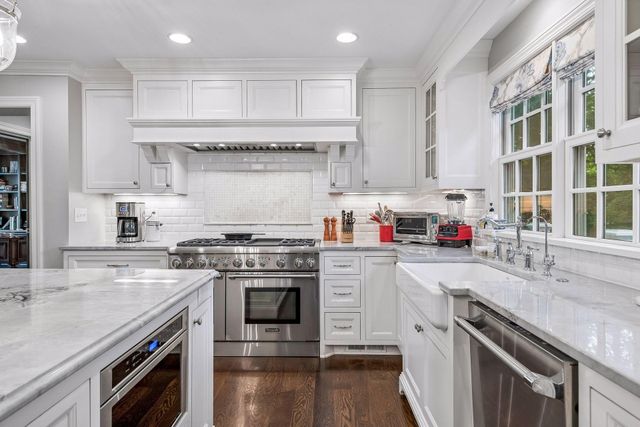 6533 Navaho Trail, Edina, MN 55439