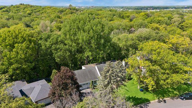 6533 Navaho Trail, Edina, MN 55439