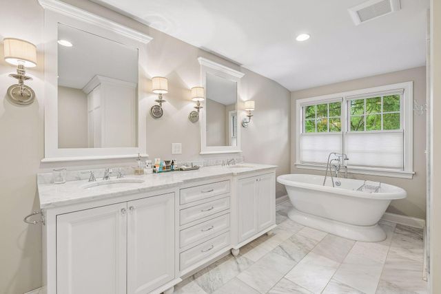 6533 Navaho Trail, Edina, MN 55439