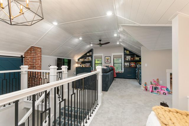 756 S Weller Avenue, Springfield, MO 65802