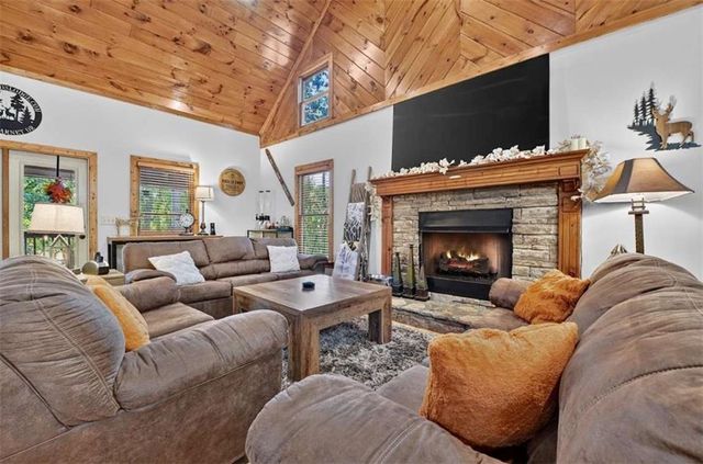 1503 Garnet Drive, Ellijay, GA 30540