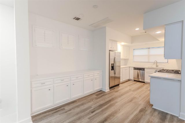 909 E 39th Street, Houston, TX 77022