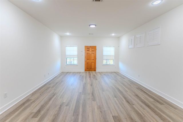 909 E 39th Street, Houston, TX 77022