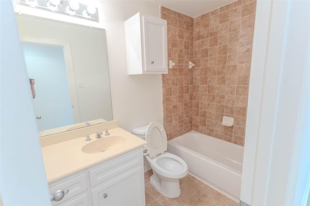 909 E 39th Street, Houston, TX 77022