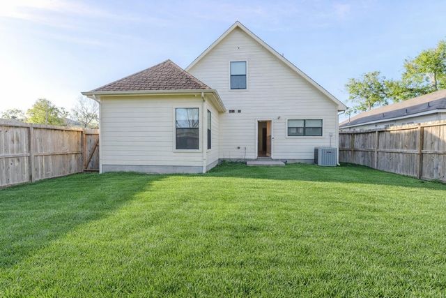 909 E 39th Street, Houston, TX 77022