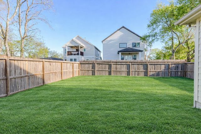 909 E 39th Street, Houston, TX 77022