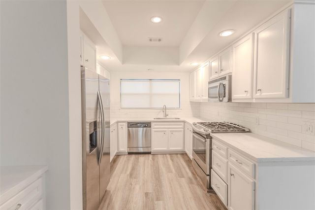 909 E 39th Street, Houston, TX 77022