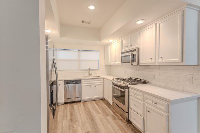 909 E 39th Street, Houston, TX 77022