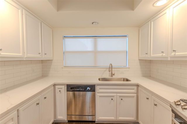 909 E 39th Street, Houston, TX 77022