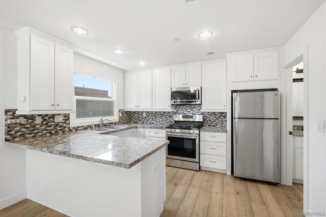 1323 Felspar St, San Diego, CA 92109