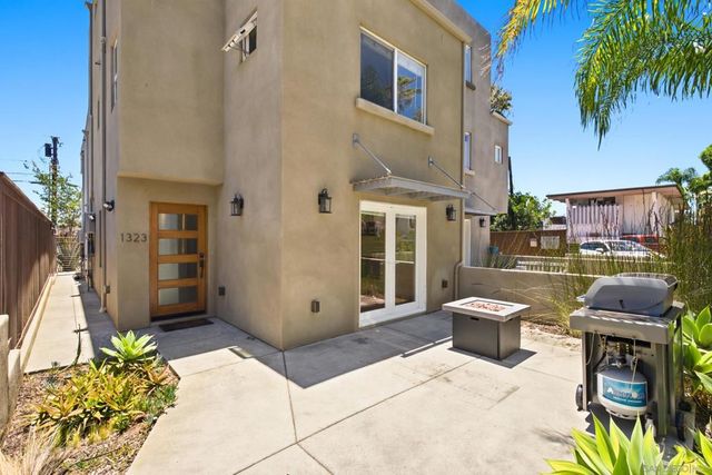 1323 Felspar St, San Diego, CA 92109