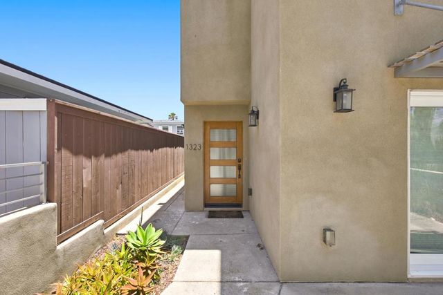 1323 Felspar St, San Diego, CA 92109