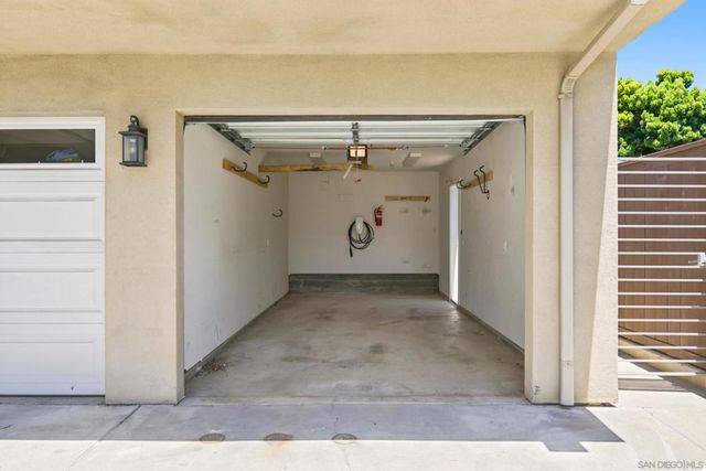 1323 Felspar St, San Diego, CA 92109
