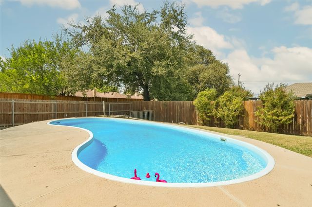 3129 Regency, Carrollton, TX 75007