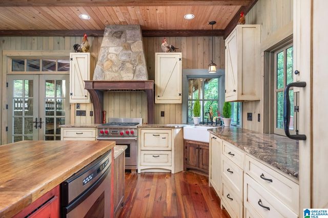 10 HICKORY FLATS LANE, Sterrett, AL 35147