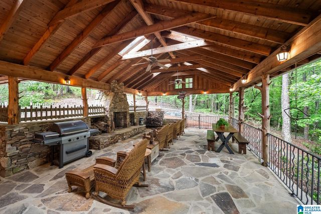 10 HICKORY FLATS LANE, Sterrett, AL 35147