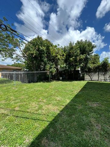 910 SW 29th Avenue 1, Miami, FL 33135