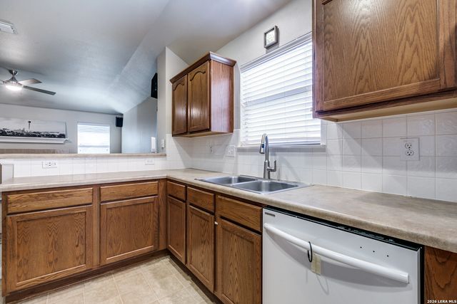 6822 Freedom Ridge, San Antonio, TX 78242