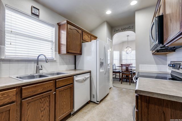 6822 Freedom Ridge, San Antonio, TX 78242