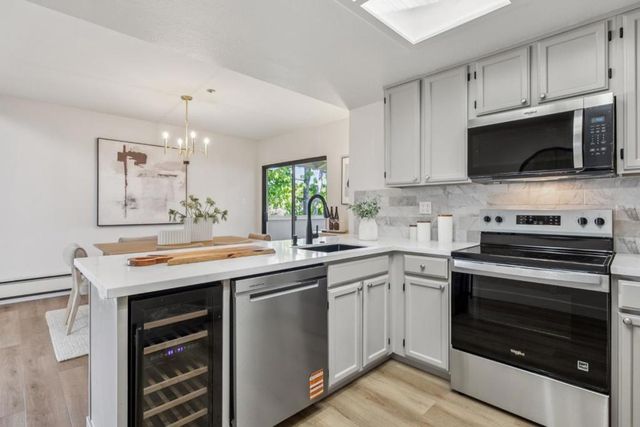 793 Elm Street 23, San Carlos, CA 94070