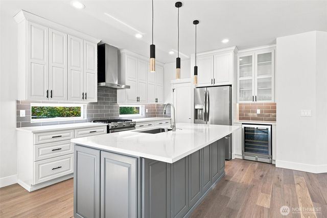 8121 35th Street W, University Place, WA 98466
