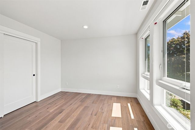 8121 35th Street W, University Place, WA 98466