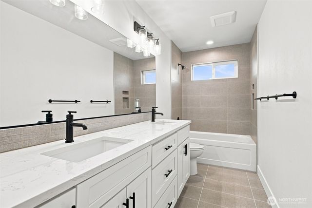 8121 35th Street W, University Place, WA 98466