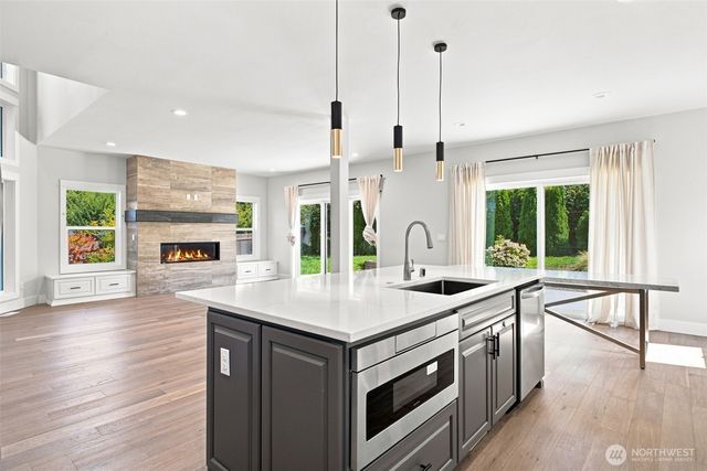 8121 35th Street W, University Place, WA 98466