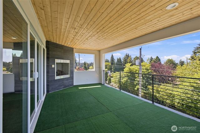 8121 35th Street W, University Place, WA 98466