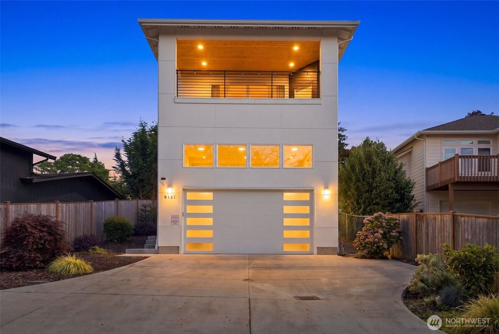8121 35th Street W, University Place, WA 98466