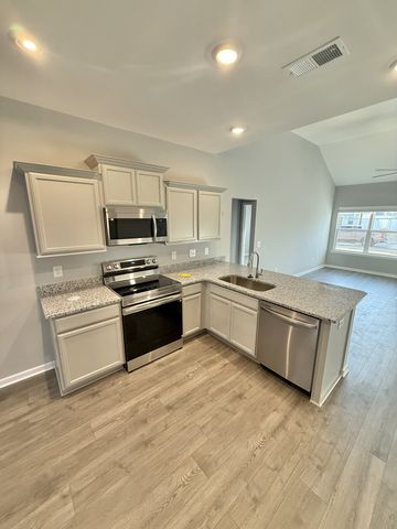 124 Stonehenge Cir, Manchester, TN 37355