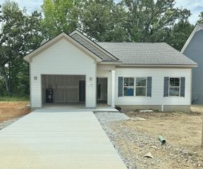 124 Stonehenge Cir, Manchester, TN 37355