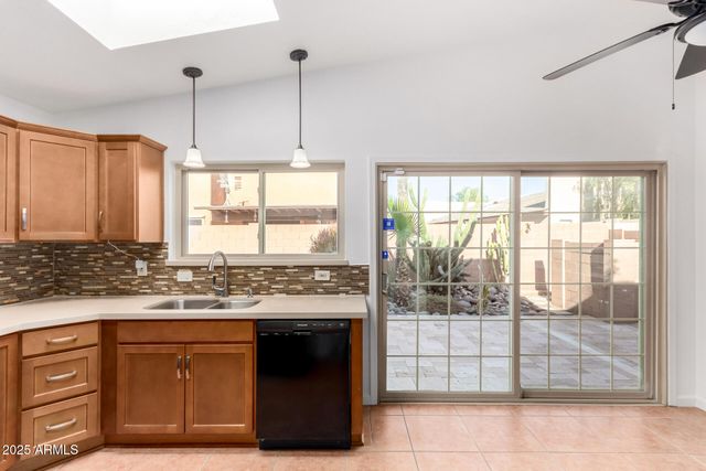 4546 E RENEE Drive, Phoenix, AZ 85050