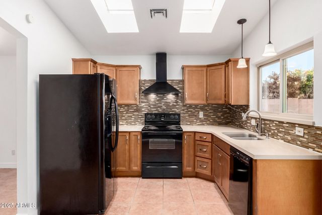 4546 E RENEE Drive, Phoenix, AZ 85050