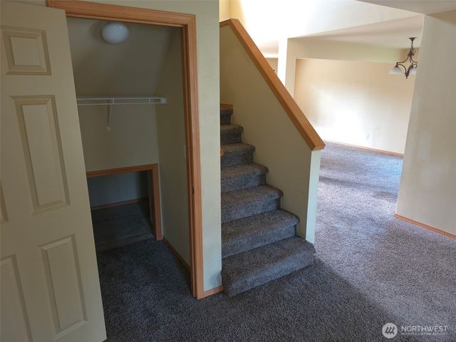 15880 104th Avenue SE, Yelm, WA 98597