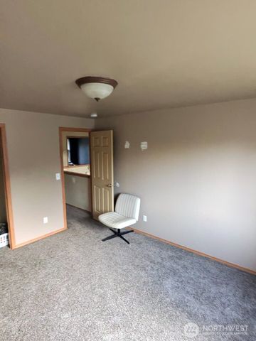 15880 104th Avenue SE, Yelm, WA 98597
