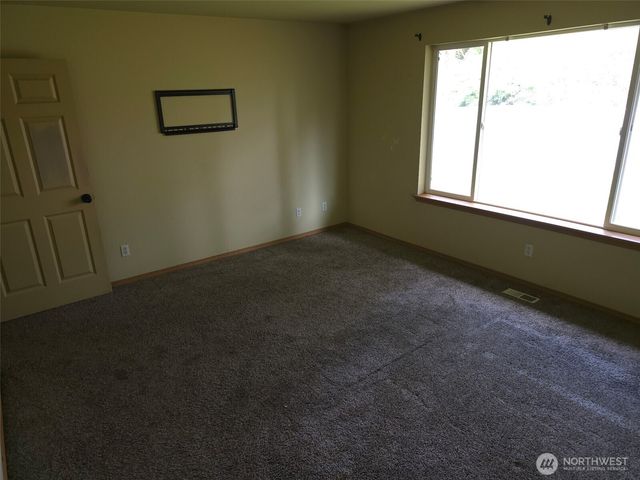 15880 104th Avenue SE, Yelm, WA 98597