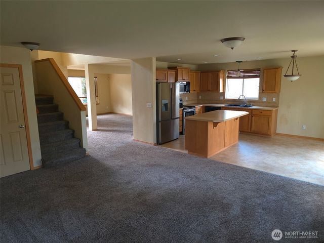 15880 104th Avenue SE, Yelm, WA 98597