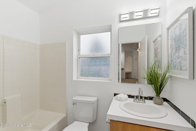 4470 E 16th AVE, TRLR 8, Post Falls, ID 83854